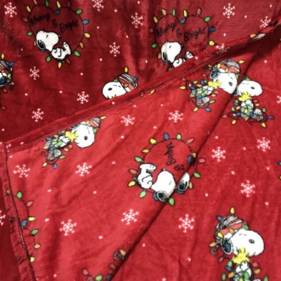 CHRISTMAS Berkshire SNOOPY "Merry and Bright" Soft Christmas Throw Blanket - Picture 9 of 12